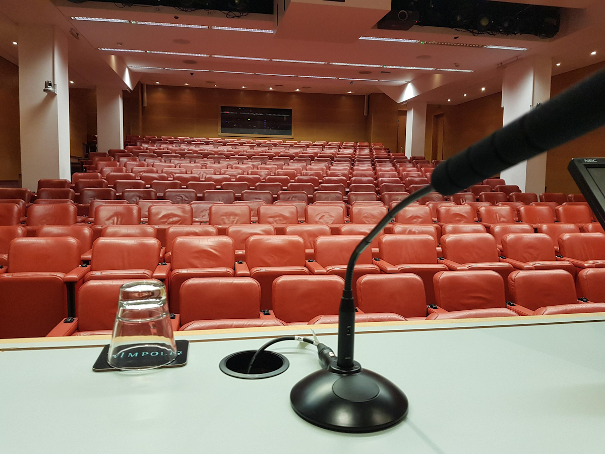 conference-4799482_1920