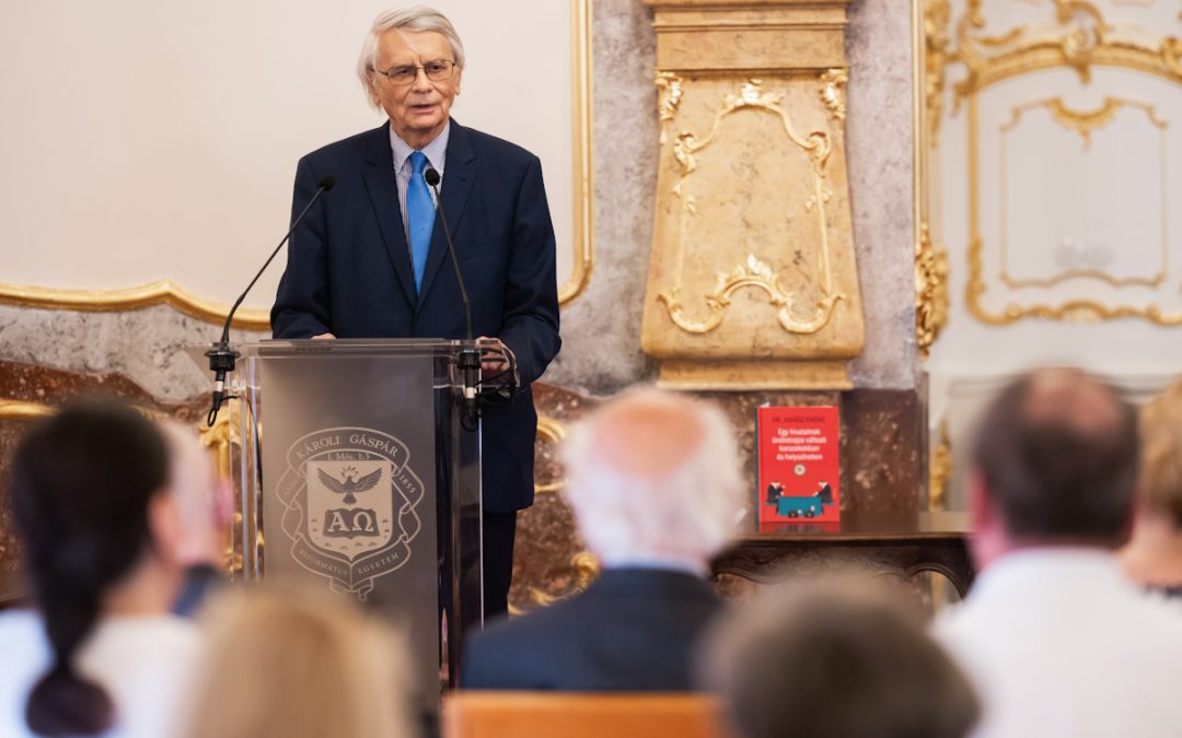 Egy hivatalnoki pályafutás Szegedtől Luxemburgig