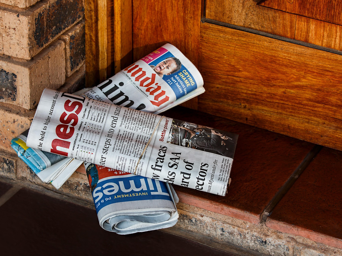 stevepb-daily-paper-464015_1920